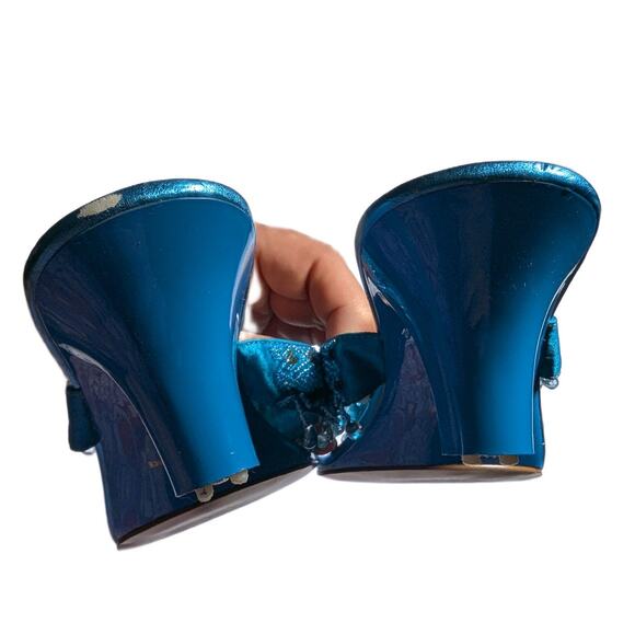 Vtg Y2K Blue Metallic Faux Leather Boho Beaded Toe Loop Kitten Heel Sands Sz 6 - Picture 3 of 7